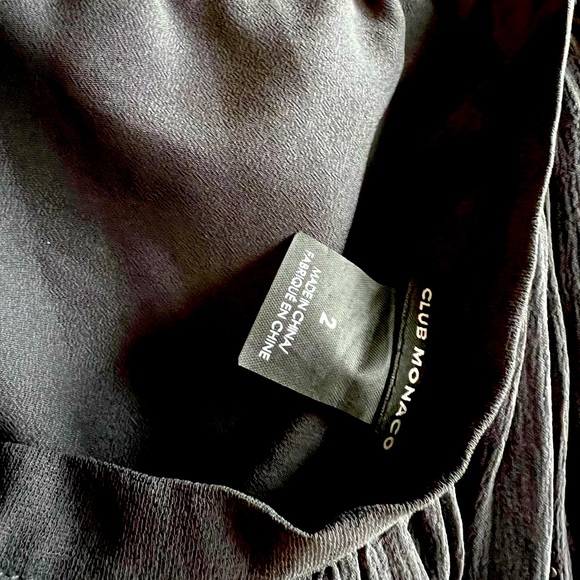 Club Monaco cute short skirt - Picture 3 of 3